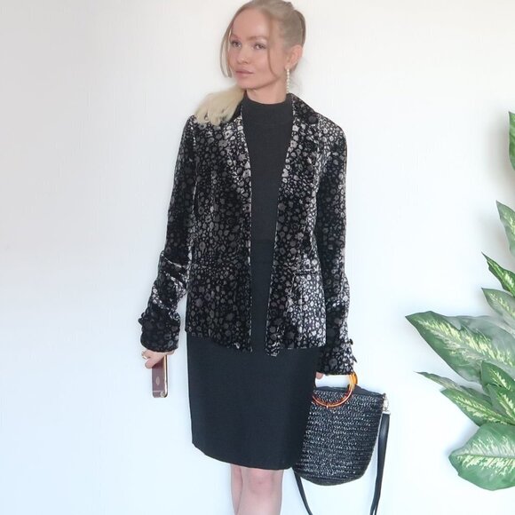 Anthropologie Elevenses Black Velvet Floral Single Breasted Blazer / Jacket - Picture 7 of 14